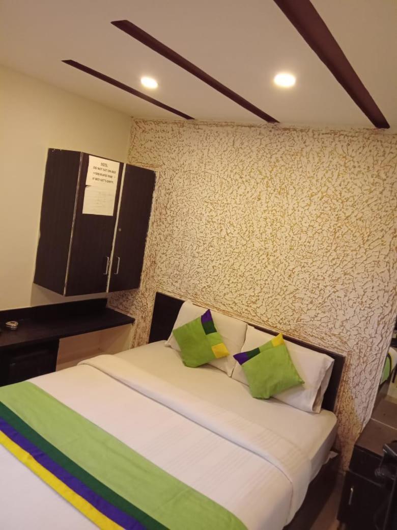 Villa Abs Comforts à Mysore Extérieur photo